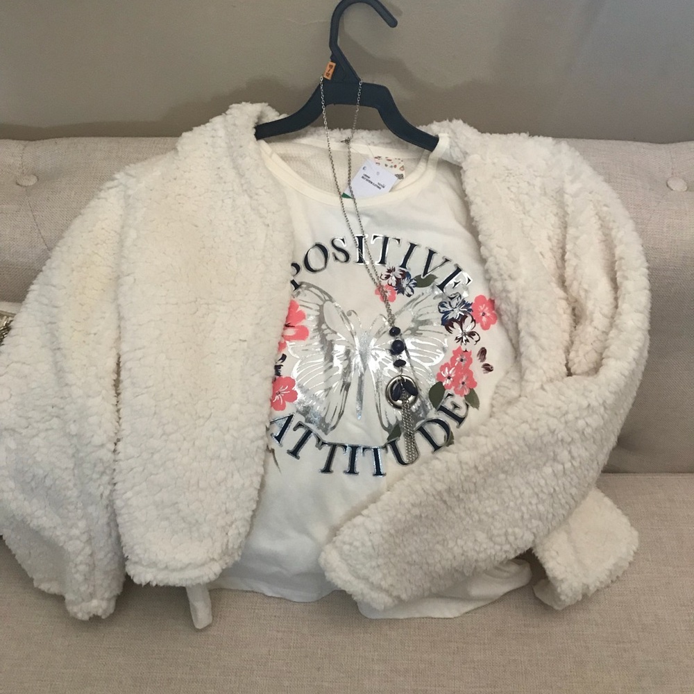 Belle du Jour girls 2-piece set w/necklace